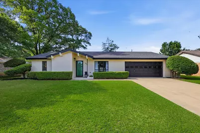 217 E Louella Drive, Hurst, TX 76054 - Photo 1