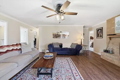217 E Louella Drive, Hurst, TX 76054 - Photo 9