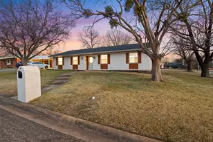 622 Oxford Dr, Sherman, TX 75092 - Photo 3