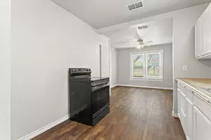 407 W Carnegie St, Winnsboro, TX 75494 - Photo 7