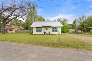 407 W Carnegie St, Winnsboro, TX 75494 - Photo 1