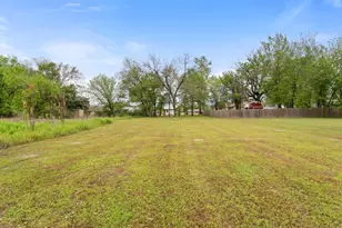 407 W Carnegie St, Winnsboro, TX 75494 - Photo 27