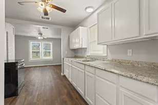 407 W Carnegie St, Winnsboro, TX 75494 - Photo 3