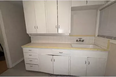 730 Sunset Drive, Irving, TX 75061 - Photo 11