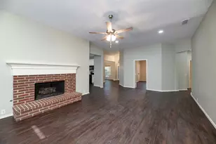 2716 Rocky Creek Dr, Mansfield, TX 76063 - Photo 9