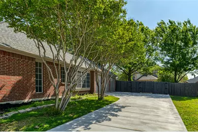 2716 Rocky Creek Drive, Mansfield, TX 76063 - Photo 3