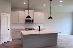 215 Sweetwater Dr, Weatherford, TX 76086 - Photo 9