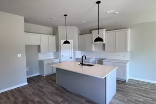 215 Sweetwater Dr, Weatherford, TX 76086 - Photo 3