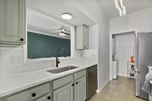 3550 Country Square Dr, Carrollton, TX 75006 - Photo 9
