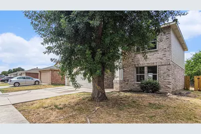 8732 Hunters Point Way, Fort Worth, TX 76123 - Photo 3