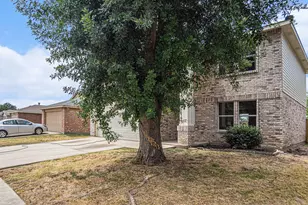 8732 Hunters Point Way, Fort Worth, TX 76123 - Photo 3