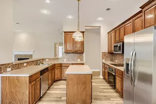 2306 Everton Dr, Arlington, TX 76001 - Photo 11