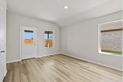 504 Marsh Street, Cleburne, TX 76033 - Photo 11