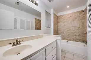 3711 E Devonshire Ct, Irving, TX 75062 - Photo 9