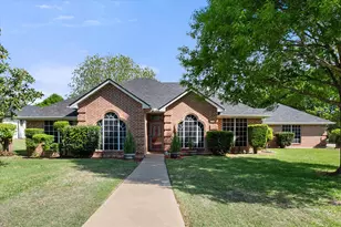 2800 Coventry Rd, Crowley, TX 76036 - Photo 3
