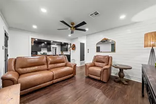 303 E Karels Dr, Robinson, TX 76706 - Photo 3