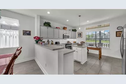 604 Holiday Hills Drive, Mineral Wells, TX 76067 - Photo 3