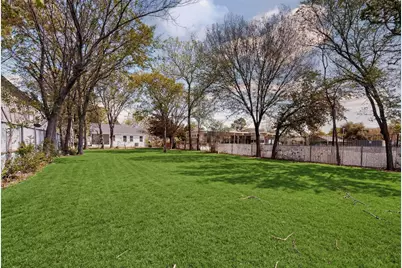 1529 Conner Drive, Dallas, TX 75217 - Photo 9