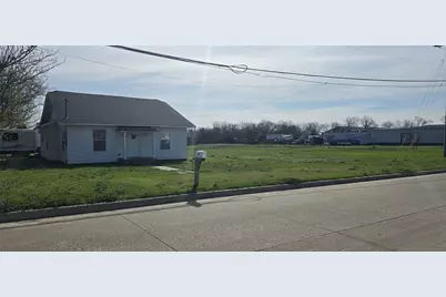 614 N 2nd Street, Sanger, TX 76266 - Photo 1