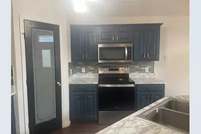 1825 Kingsbrook Trail, Fort Worth, TX 76120 - Photo 7