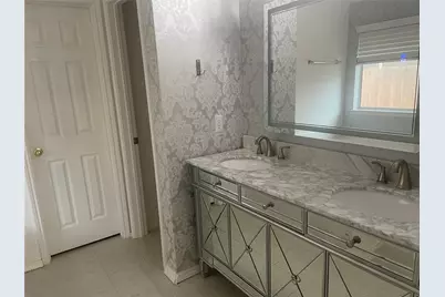 1825 Kingsbrook Trail, Fort Worth, TX 76120 - Photo 15