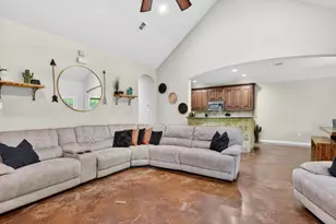 125 Miramar Cir, Weatherford, TX 76085 - Photo 5