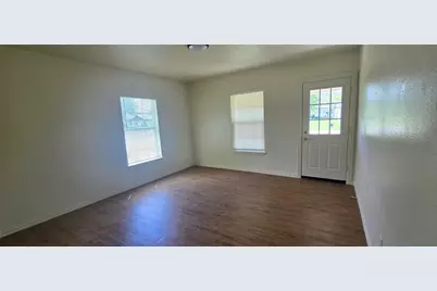 800 N 4th Street, Sanger, TX 76266 - Photo 5