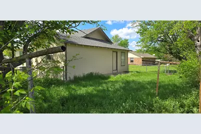 800 N 4th Street, Sanger, TX 76266 - Photo 3