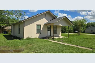 800 N 4th Street, Sanger, TX 76266 - Photo 1