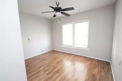 923 S Wine Street, Gainesville, TX 76240 - Photo 9