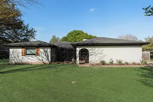 905 Colonial, Cleburne, TX 76033 - Photo 3