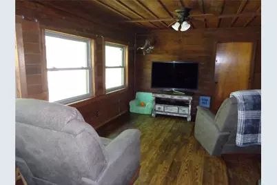 1201 S Bois D Arc Street, Grandview, TX 76050 - Photo 5