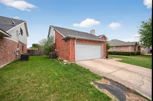 3415 Mayflower Ct, Arlington, TX 76014 - Photo 3