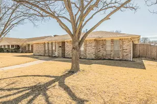 876 Dogwood Trail, Lancaster, TX 75146 - Photo 3