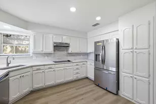 1140 W Hills Terrace, Saginaw, TX 76179 - Photo 7