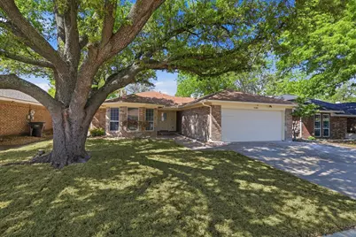 1140 W Hills Terrace, Saginaw, TX 76179 - Photo 17