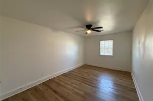 618 Pleasant Valley Rd, Garland, TX 75040 - Photo 13