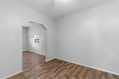 127 E Walker Street, Denison, TX 75021 - Photo 5