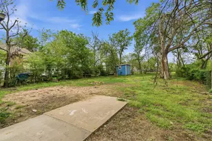 127 E Walker St, Denison, TX 75021 - Photo 19