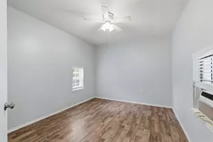 127 E Walker St, Denison, TX 75021 - Photo 5