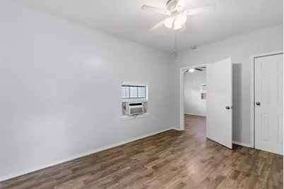 127 E Walker Street, Denison, TX 75021 - Photo 9