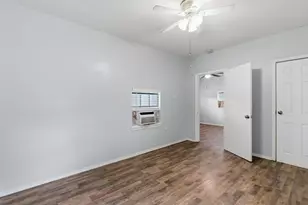 127 E Walker St, Denison, TX 75021 - Photo 9