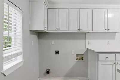 127 E Walker Street, Denison, TX 75021 - Photo 13