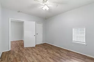 127 E Walker St, Denison, TX 75021 - Photo 13