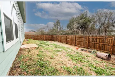 1519 Stonewall Street, Greenville, TX 75401 - Photo 13