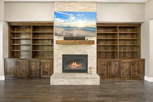 1203 Huntington Cove Ct, Granbury, TX 76048 - Photo 5