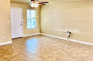 906 Dart Ct, Granbury, TX 76049 - Photo 3