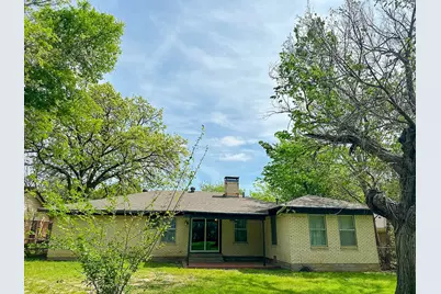 801 N Douglas Avenue, Cleburne, TX 76033 - Photo 25