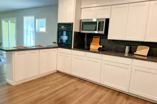 801 N Douglas Ave, Cleburne, TX 76033 - Photo 13