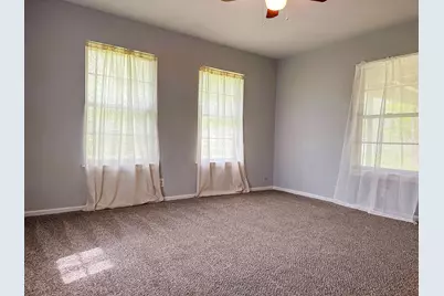 801 N Douglas Avenue, Cleburne, TX 76033 - Photo 21